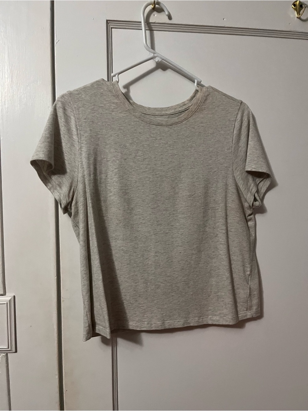 Classic Crewneck Women's Crop Tee - Light Heather Gray